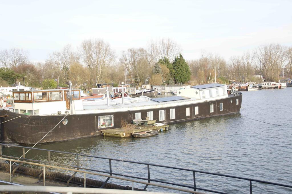 The Island Houseboat Bed and Breakfast Amsterdam Esterno foto